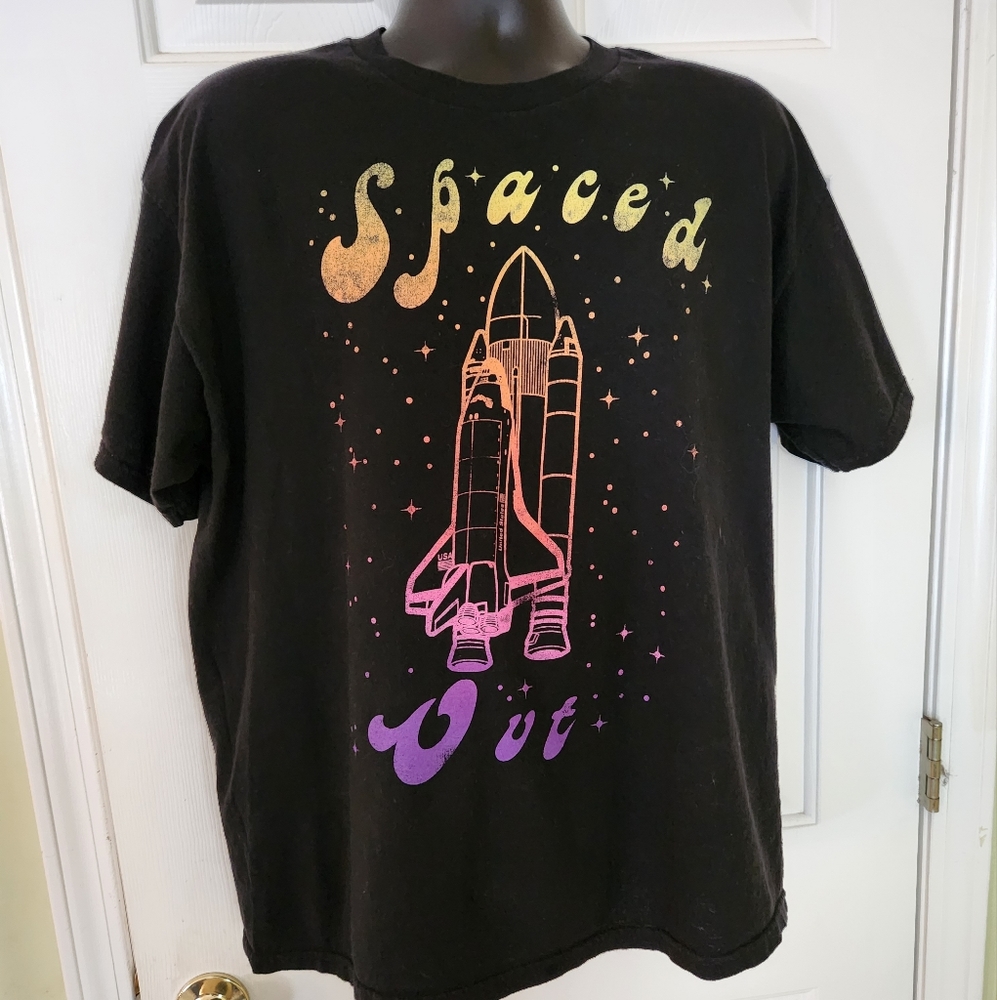 Mens Graphic "Spaced Out" T-Shirt.